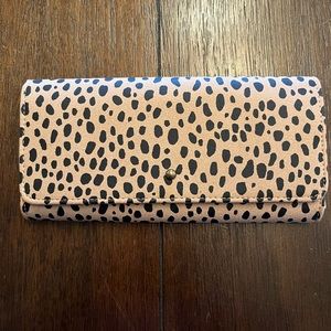 Universal Thread Large Wallet